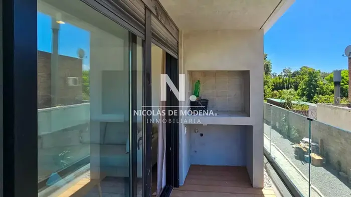 Venta Apartamento de 2 Dormitorios Con Parillero En Barra de Carrasco,Canelones