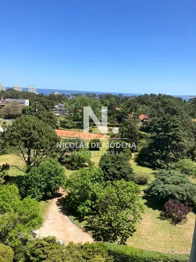 Vende hermoso depto de 3 dormitorios con vista, Punta del Este