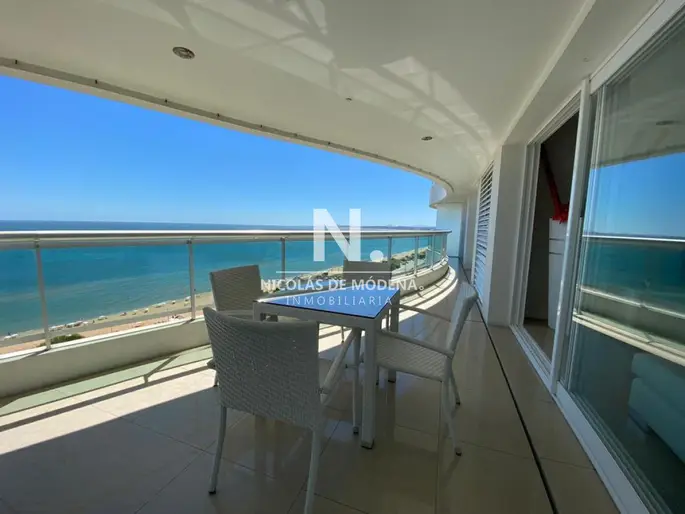 Apartamento en Venta de 3 dormitorios en Playa Mansa , Punta del este