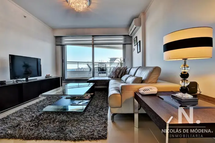 Lindo departamento de 3 dormitorios en venta en excelente zona.