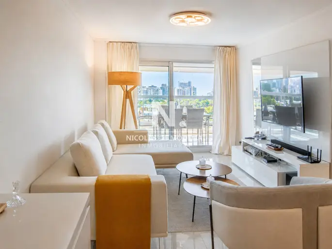 Departamento de 2 dormirorios en venta en Miami Boulevard, Punta del Este