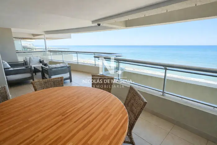 Apartamento de 3 dormitorios en venta en Playa Brava, Punta del Este