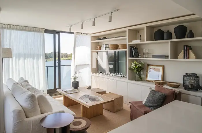 Venta Apartamentos de 2 Dormitorios En Piso alto en Barra de Carrasco,Canelones.