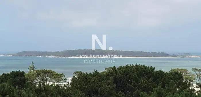 Apartamento de 1 dormitorio en Playa Mansa - Espectacular vista