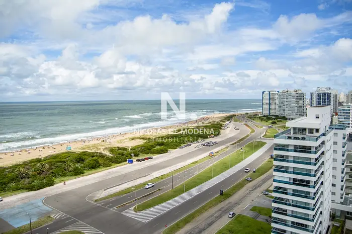 Departamento con agradable vista en edificio Tiburón