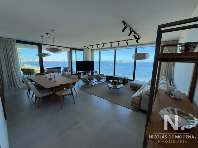 En venta Departamento de 3 dormitorios + dependencia en Venetian Luxury Residences