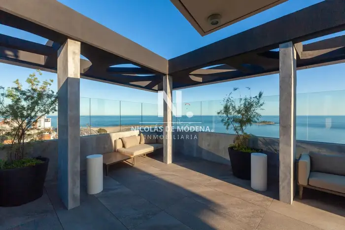 Venta Apto de 2 Dormitorios Con Piscina y Excelente Ubicacion en Malvin,Montevideo