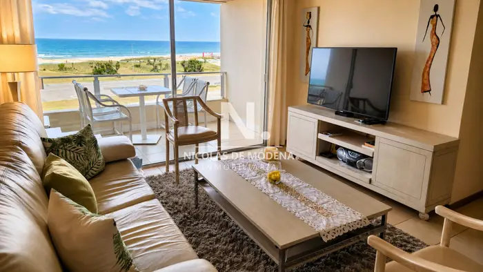 Vende apartamento de 2 dormitorios en Punta del Este Playa Brava