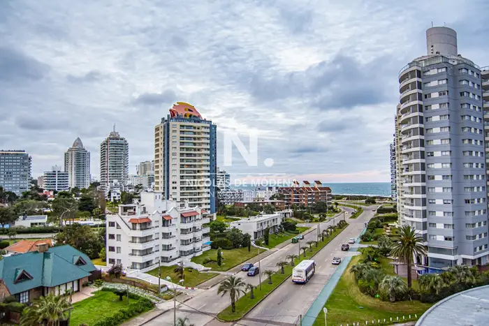 Apartamento en venta de 3 dormitorios en Punta del Este