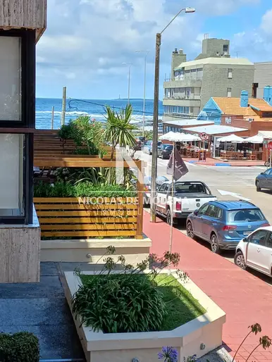 Apartamento  en Venta de 2 dormitorios en Peninsula , Punta del este