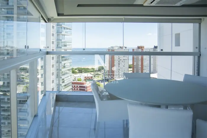 Vendido - Torre nueva a metros de Playa Mansa.