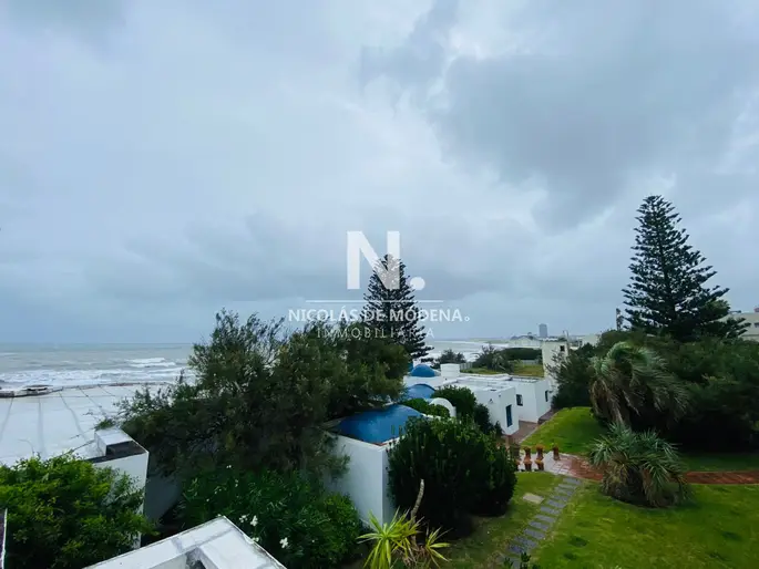 Casa frente al mar en La Barra