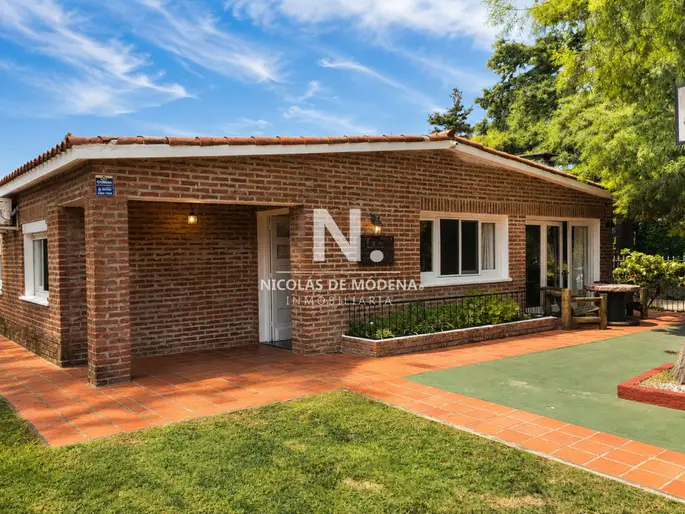 En venta casa de 3 dormitorios en Pinares, Punta del Este