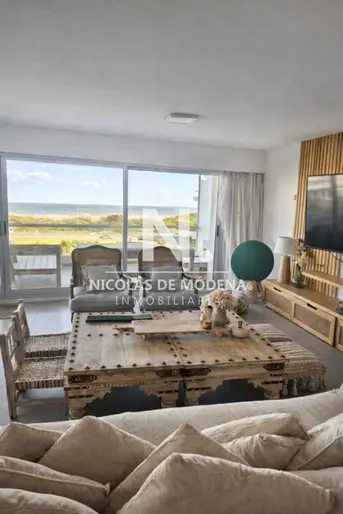 En venta en zona playera, apartamento de 3 dormitorios en Brava, Punta del Este