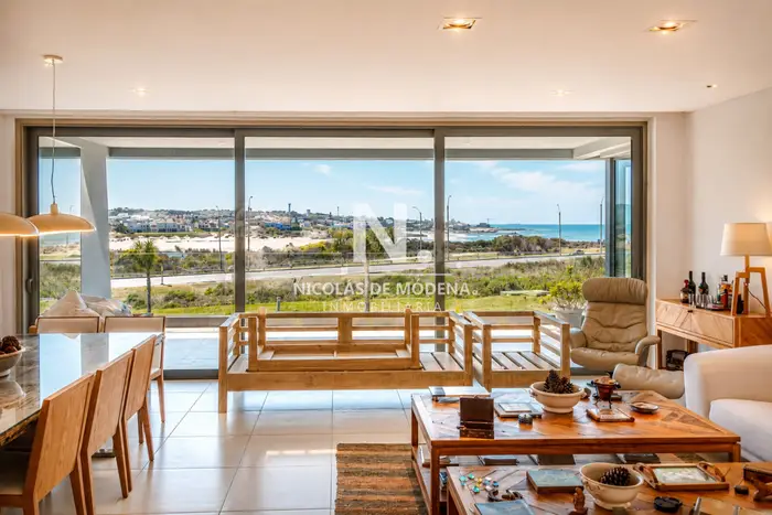 Exclusivo semipiso con vistas privilegiadas al océano y la desembocadura de La Barra - Brava, Punta del Este