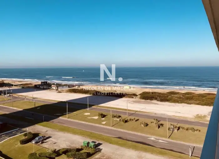 Vende apartamento de 3 dormitorios en Brava, Punta del Este