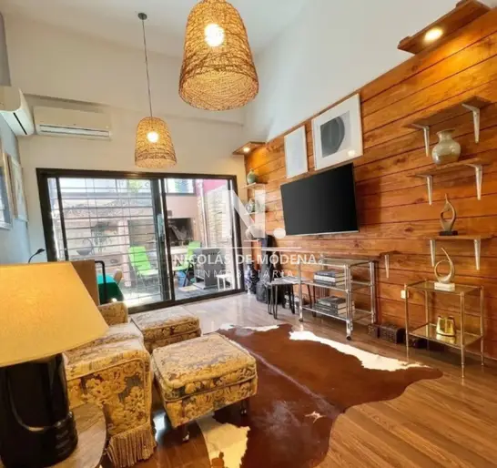 Casa en Venta de 2 Dormitorios Con Cochera  En Pocitos, Montevideo
