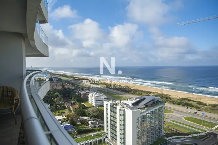 Apartamento en venta, piso alto de Look Brava, Punta del Este