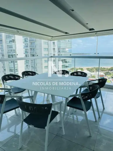 En alquiler apartamento en Mansa con vista al mar de 3 dormitorios