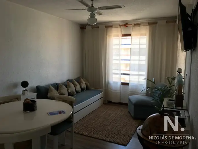 Venta Apartamento de 1 dormitorio en Península a 2 cuadras del mar
