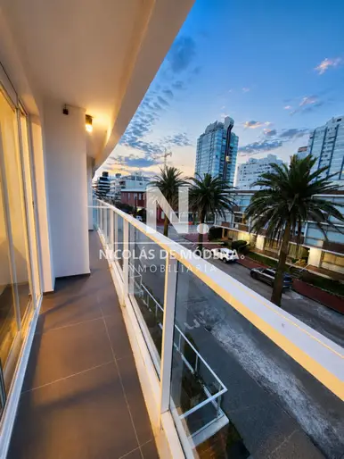 Apartamento de 1 dormitorio en venta - Edificio Bonaire III, Península, Punta del Este