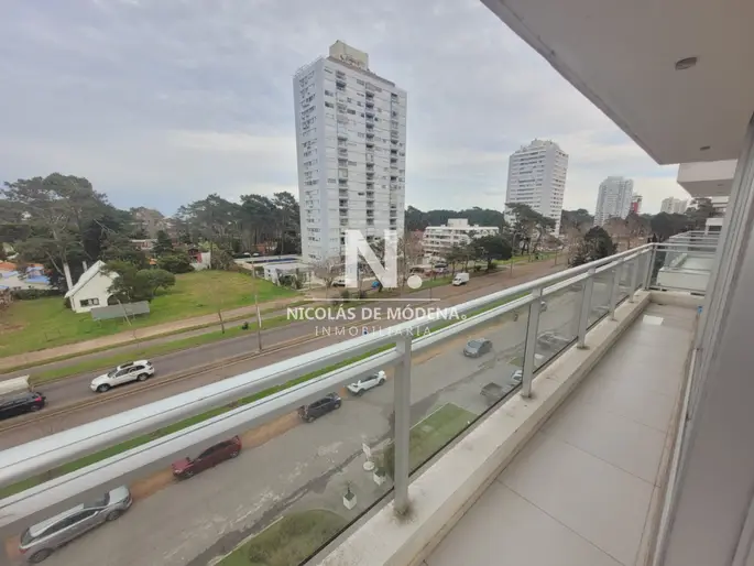 En venta apartamento de 2 dormitorios en Roosevelt, Punta del Este