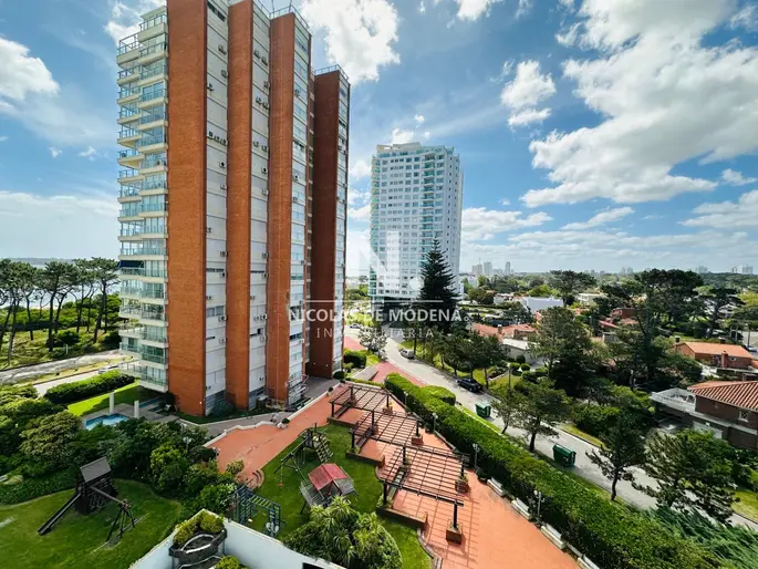 En venta apartamento de 1 dormitorio en Edificio Palm Beach, Punta del Este