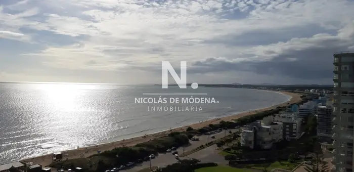 Apartamento 2 dormitorios, a pasos del Mar.