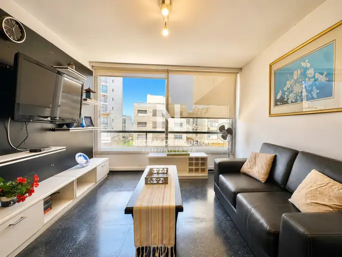 En venta en edificio Santos Dumont, apartamento de 1 dormitorio y medio en Punta del Este