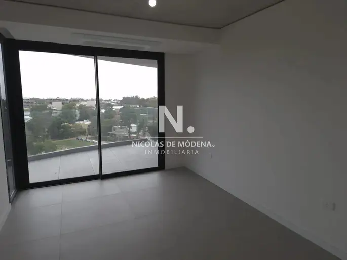 Venta Moderno Apartamento de 2 Dormitorios Con Piscina en Barra de Carrasco