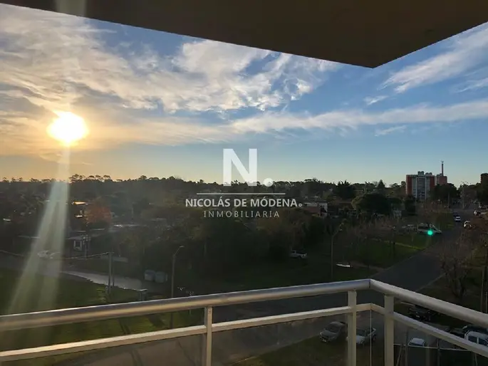 En venta apartamento de 2 dormitorios en La Loma, con vista a agradable entorno