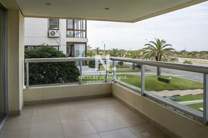 Departamento en venta frente al mar.
