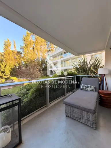 Departamento de 1 dormitorio en Playa Mansa, Punta del este