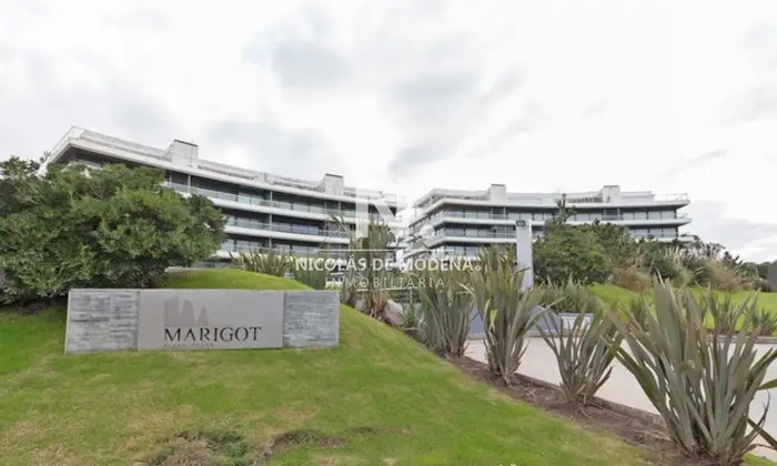 Alquiler de Apartamento Frente al Mar en Edificio Marigot Brava - Punta del Este