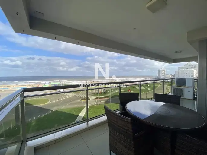Hermoso Departamento en venta con agradable vista al Mar de 3 dormitorios