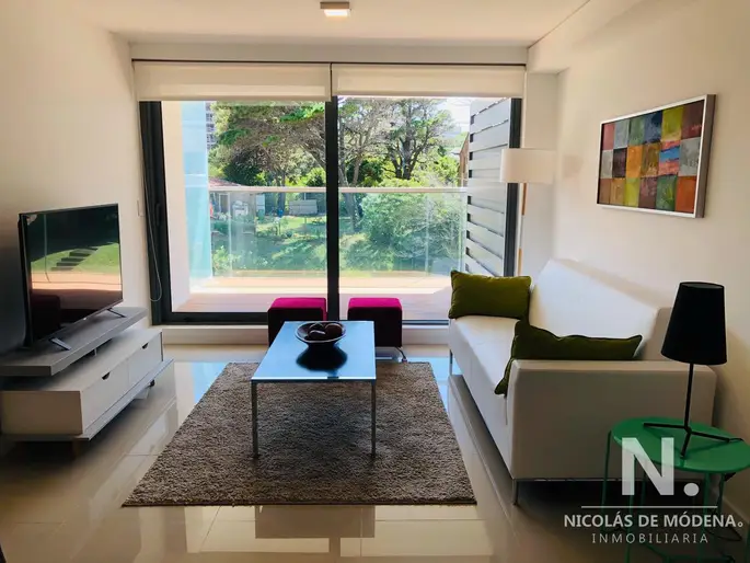Venta Apartamento de 2 dormitorios en zona Playa Brava, Punta del Este