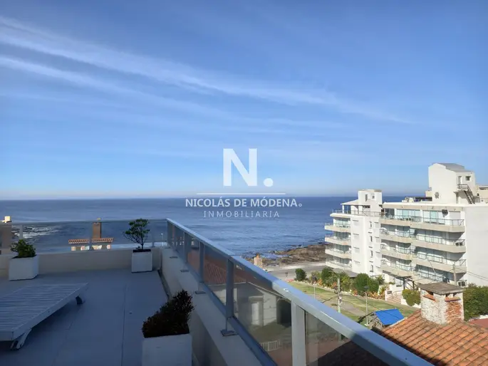 Departamento de 3 dormitorios con parrillero en venta, edificio nuevo en la Peninsula.