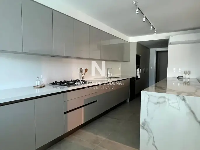 Apartamento de 3 Dormitorios con Garaje a Estrenar en Punta Carretas