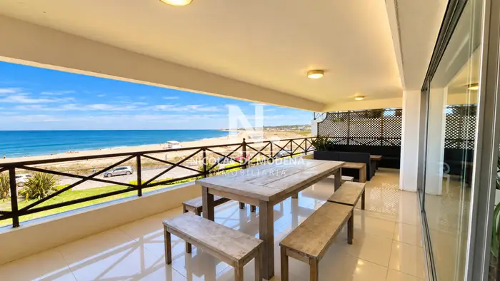 Apartamento en Alquiler en Manantiales de 4 dormitorios  frenhe a Playa Bikini