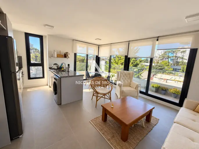 Apartamento de 1 dormitorio, esquinero en Aidy Grill, Punta del Este
