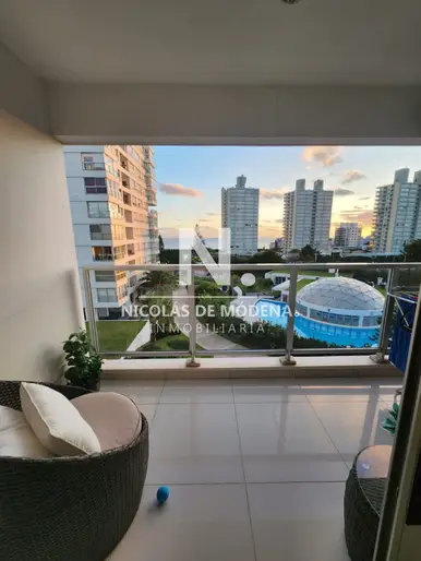 Apartamento en venta frente al mar 2 dormitorios , Playa Mansa