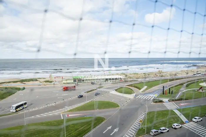 Torre Imperiale Punta Del Este, Divino puesto