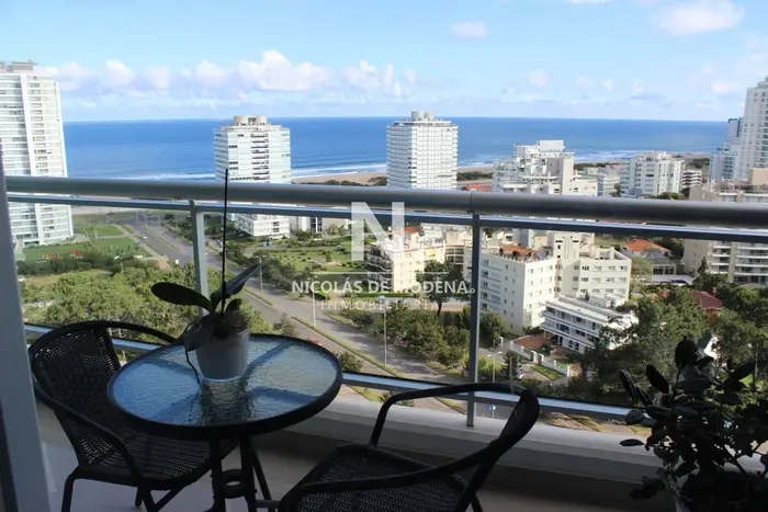 ALQUILER EN ENERO EN TORRE ONE II, VISTA AL MAR, MUY BUENOS AMENITIES