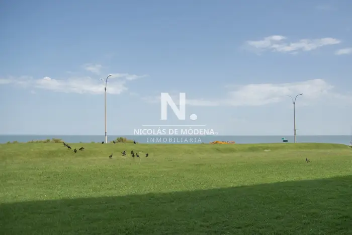 En venta apartamento de 3 suites + dependencia en Playa Mansa