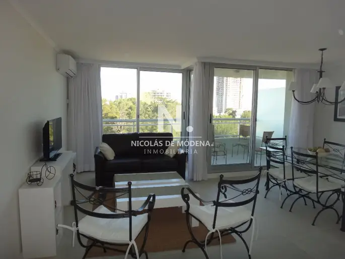 Apartamento en venta de 2 dormitorios en Punta Del Este