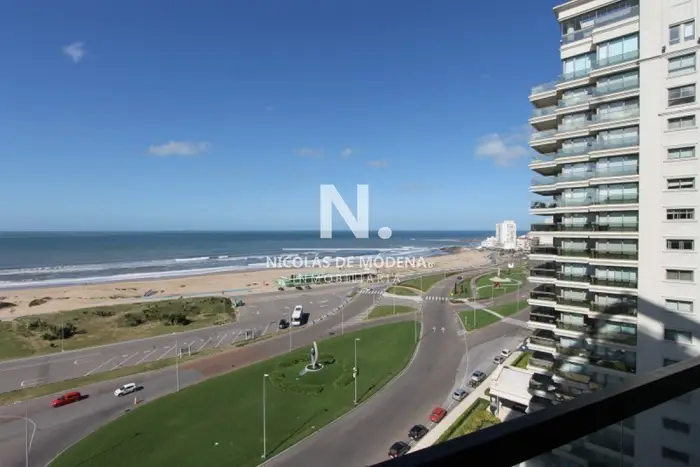 En venta Apartamento de 3 dormitorios en Parquemar Center