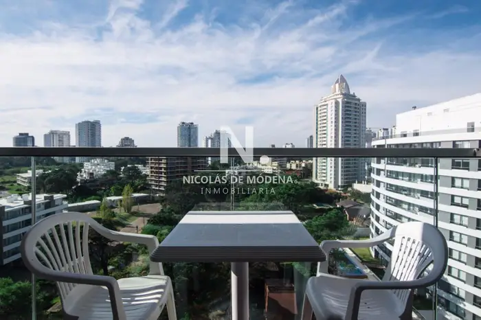 Apartamento de 2 dormitorios en edificio Chronos , Punta del este