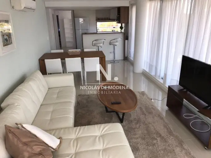Hermoso departamento ubicado a pocos metros del mar.
