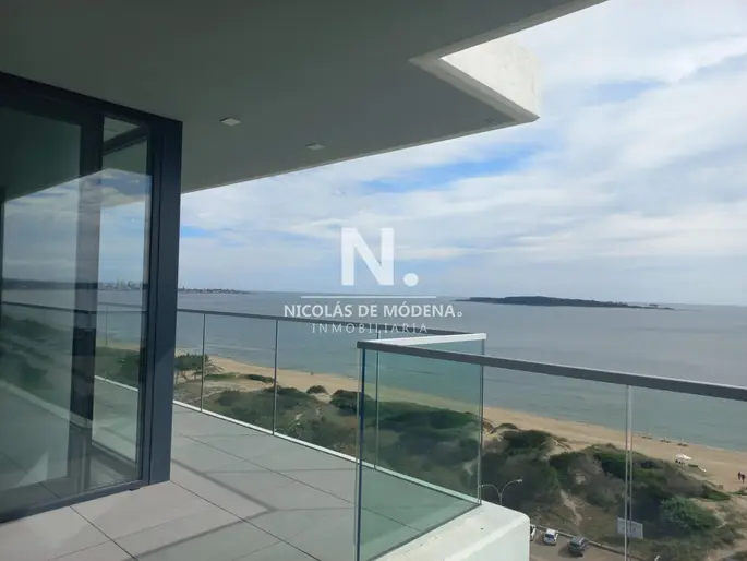 Apartamento en Alquiler en Punta del Este, de 3 dormitorios.