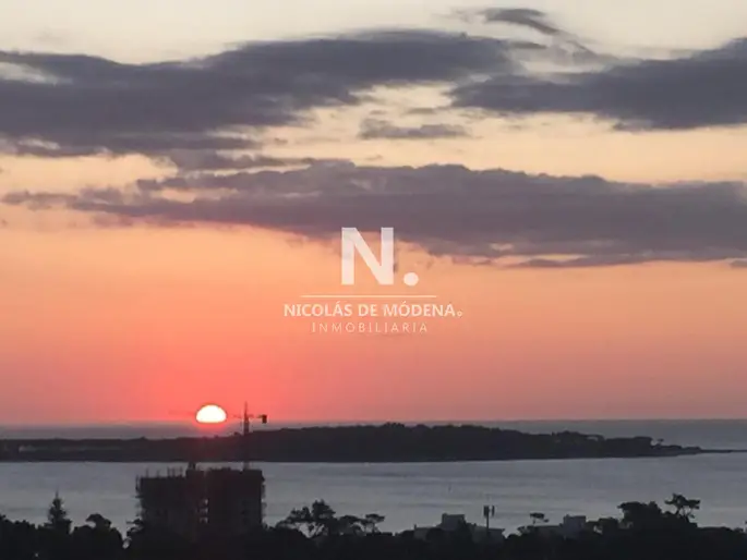 Apartamento de 2 dormitorios en Torre Amadeus con vista mar, Roosevelt - Punta del Este